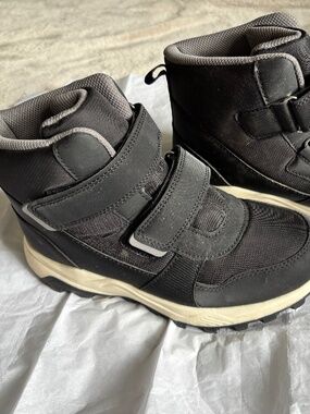 Thermolite kid snow boots Size 3